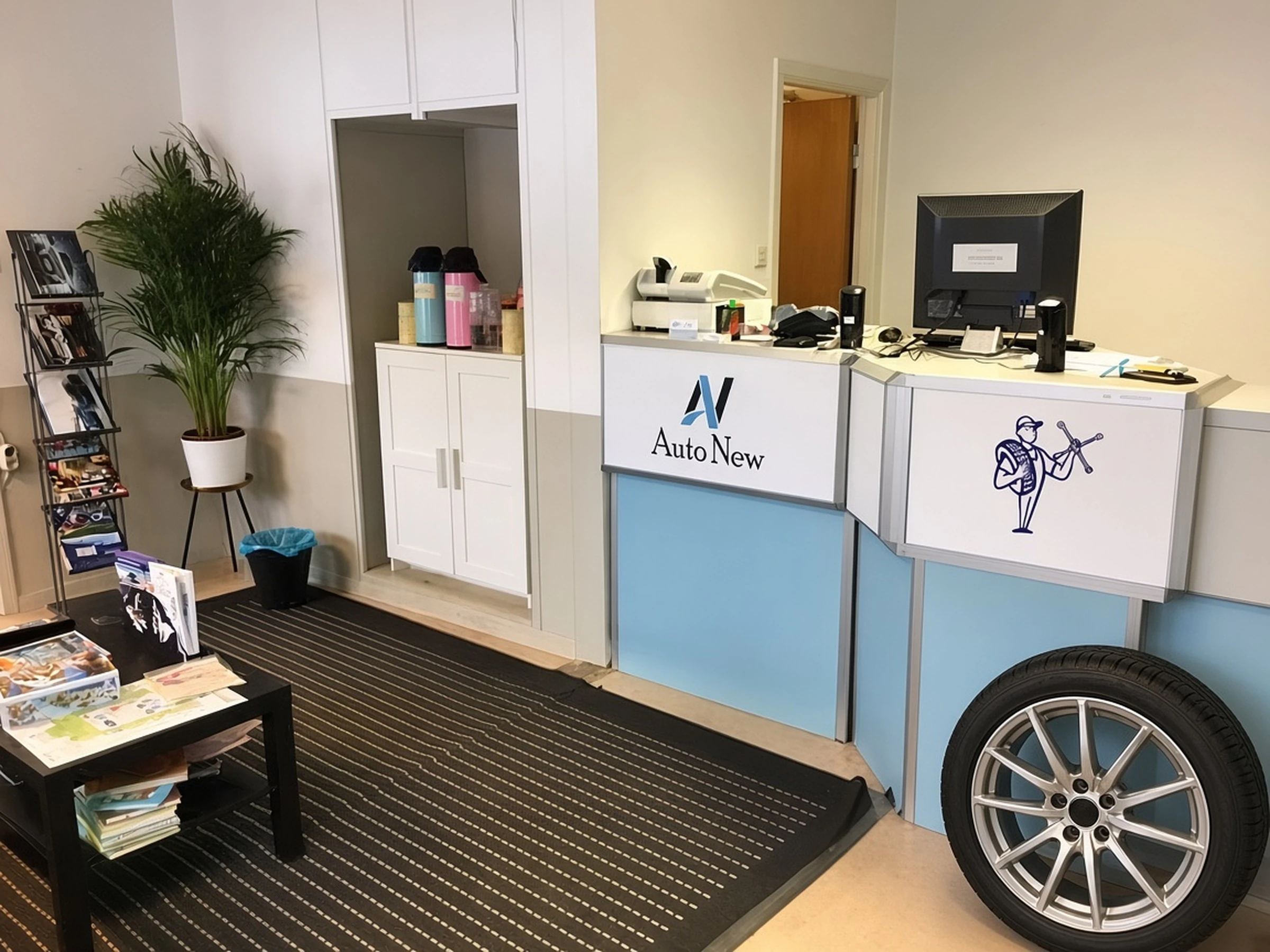 Receptionen hos AutoNew med logotypen på disken